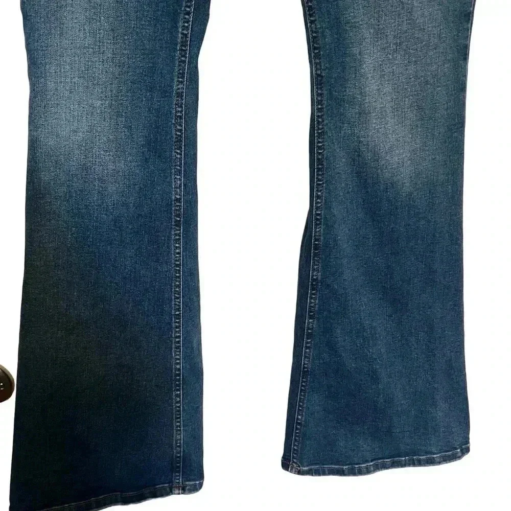 Topshop high rise Jamie flare jeans in mid blue - Women’s Size 32/32